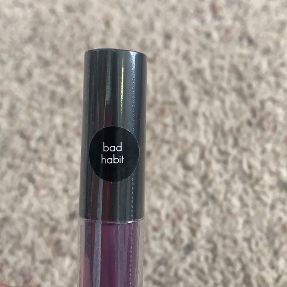 Be a Bombshell Matte Lip Gloss in Bad Habit - Picture 3 of 4
